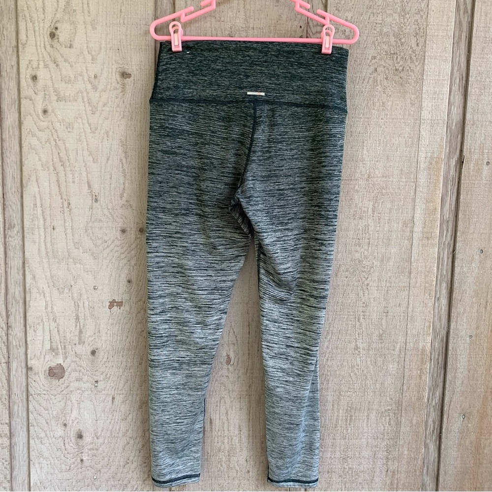 High-Waisted “Chill Play Move” Space Dyed Ombre Leggings | Aerie | Size Large - Picture 4 of 6